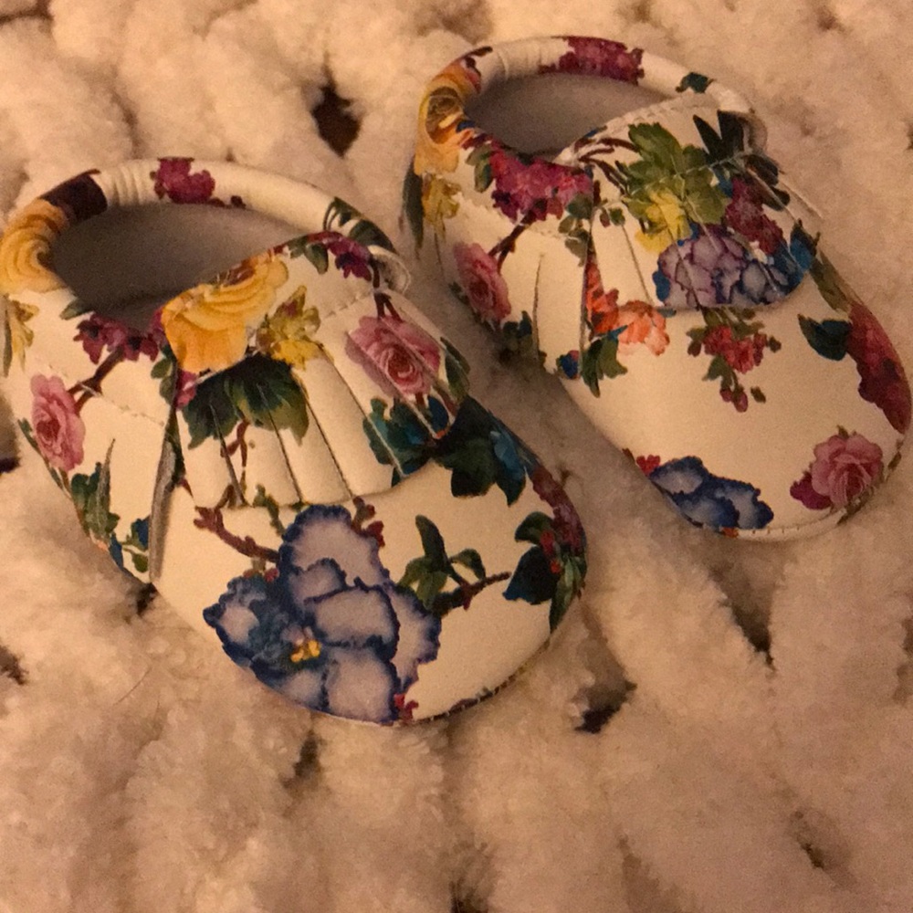 NWOT Baby girl shoes.